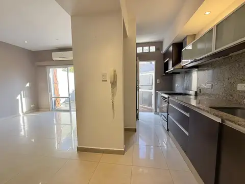 Depto Tipo Casa 4 ambientes con 2 baños