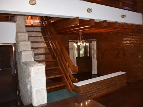 Casa en Venta con 5 cocheras