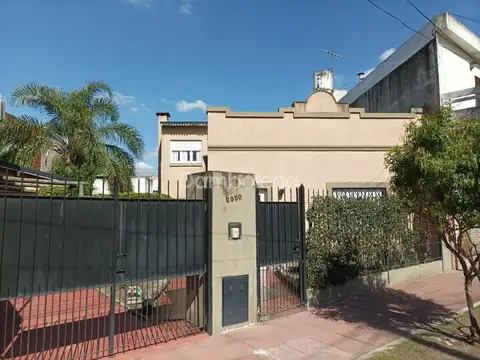Casa Chalet  en Venta ubicado en Castelar, Morón, G.B.A. Zona Oeste