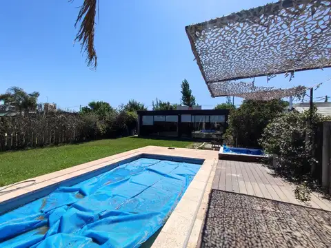 EN VENTA - CASA UNDORMITORIO CON PILETA Y QUINCHO EN PUNTA CHACRA - ROLDAN