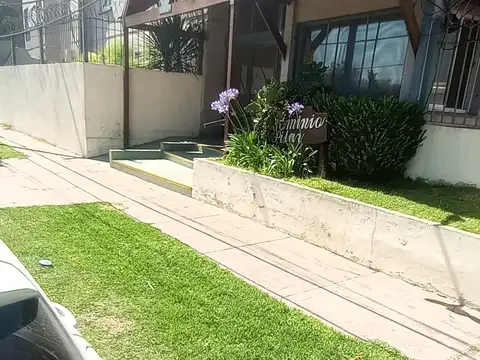 DEPARTAMENTO DOS  AMBIENTES  - ALQUILER DUEÑO DIRECTO- FRENTE  A PASEO CHAMPAGNAT -COCHERA - PILETA-SUM