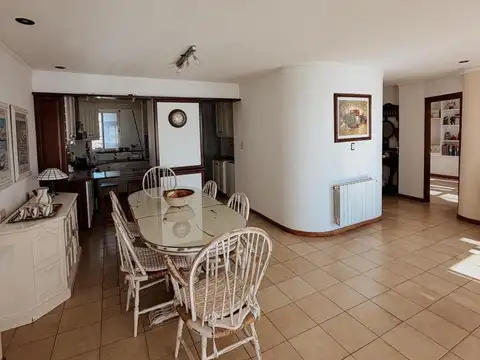Departamento 4 ambientes con 2 baños
