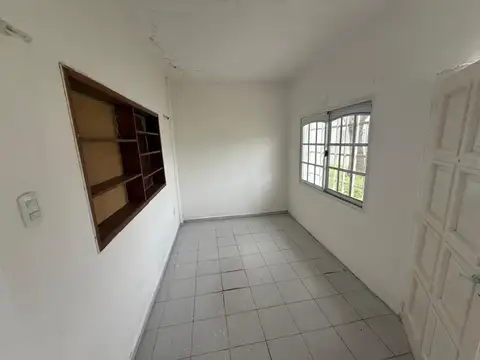 Casa 3 ambientes con 1 baño