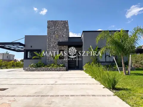 Casa en Solar de Álvarez