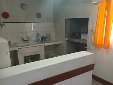 Sólida Casa de 224 m² en Dos Plantas – Estilo Patagónico sobre Ruta 40, El Maitén