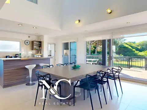 Casa en Venta con 1 cochera