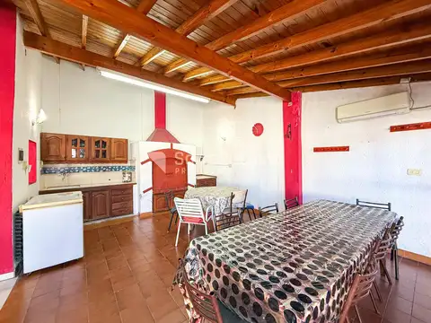 Casa 3 ambientes con 2 baños