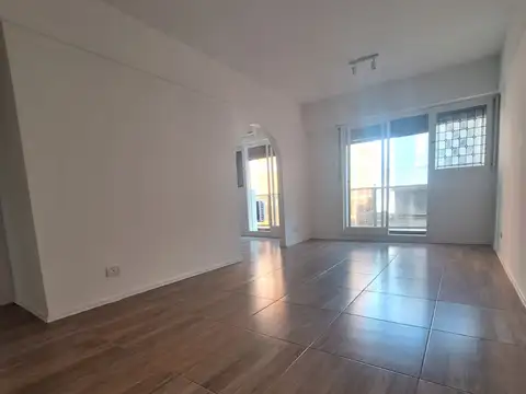 EXCELENTE 2 AMBIENTES 52 M2   TOTALMENTE RECICLADO 