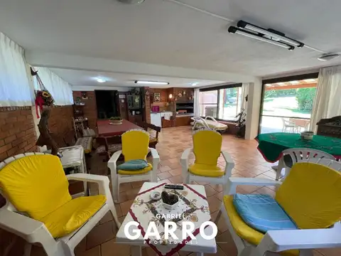 Casa 6 ambientes con 4 baños