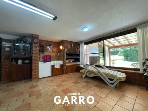 Casa en Venta con 4 cocheras