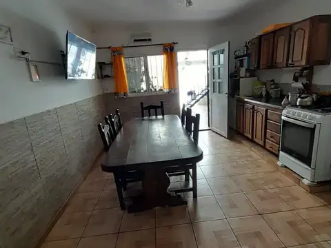 Departamento 4 ambientes con 2 baños