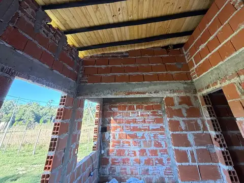 CASA A TERMINAR EN VENTA EN MERCEDES COSSIO
