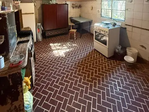 Casa 2 ambientes con 1 baño