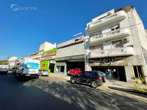 Warnes Av. al 600