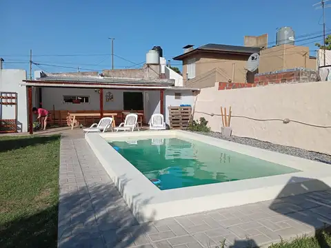 CASA EN VENTA 4 AMBIENTES CON GARAGE EN BALCARCE