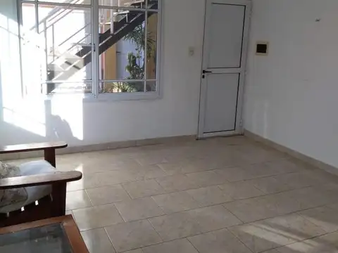 Departamento 7 ambientes con 4 baños