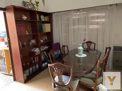 Casa 5 ambientes con 2 baños