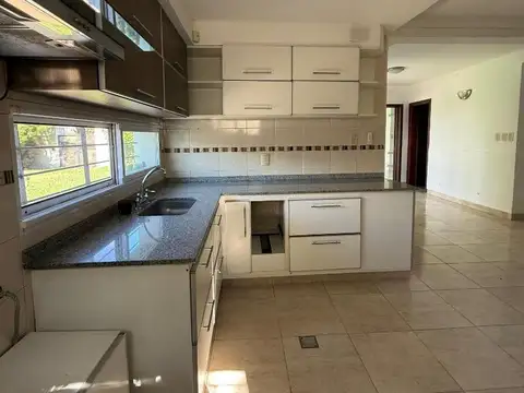 Casa en Venta en San José del Rincón, USD 195.000