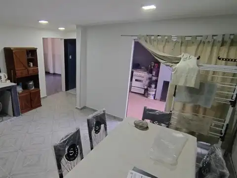 Depto Tipo Casa en Venta en Caseros, USD 82.000