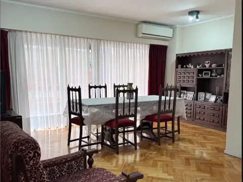 4 AMBIENTES CON DEPENDENCIAS, BALCÓN Y BAULERA