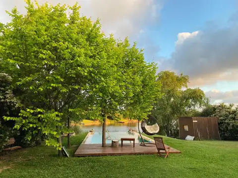 Casa 8 ambientes con 3 baños