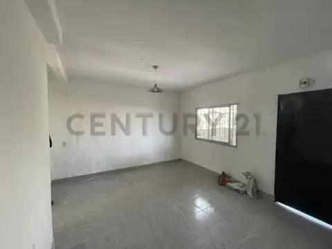 Alquiler PH de 2 Ambientes en Dique Luján - Entrada de Auto y Doble Patio