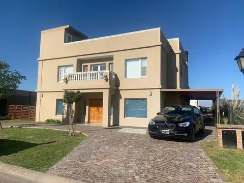 Casa en Alquiler de 4 dormitorios