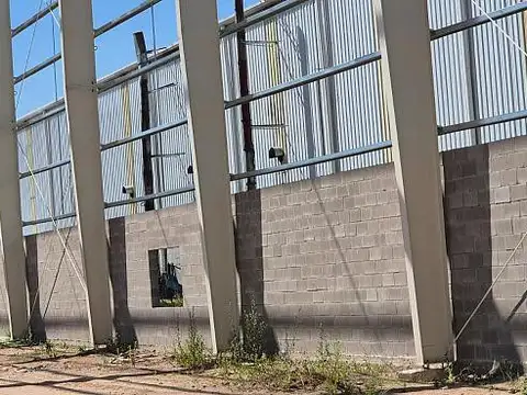 Galpón de 3200 m2 en venta y alquiler en Polo Industrial Ezeiza.