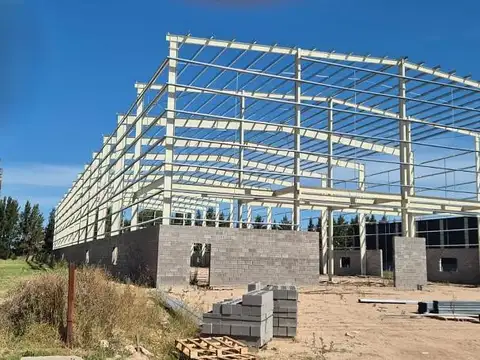 Polo Industrial Ezeiza-Puente del Inca al 2400