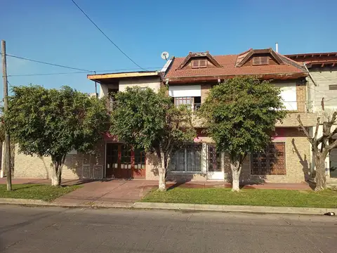 CASA 5 AMB VENTA S. MARTIN  C 2 DPTOS PARA RENTA
