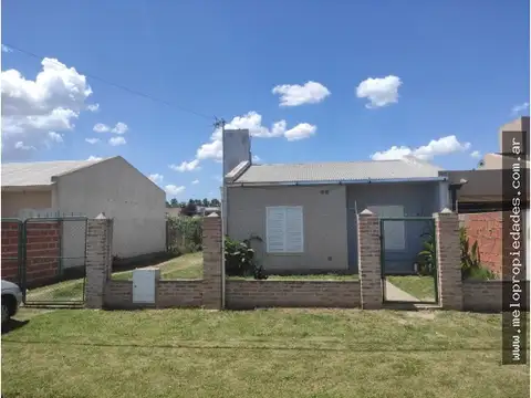 Casa 2 ambientes con 1 baño