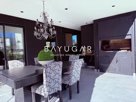 Casa 5 ambientes con 5 baños