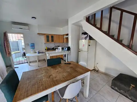 VENTA CASA 3 AMBIENTES TIPO DUPLEX CON COCHERA