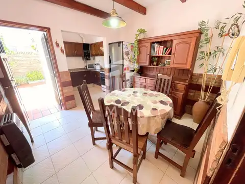 Casa 5 ambientes con 2 baños