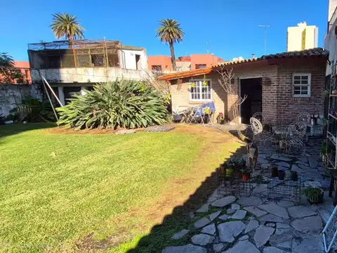 Casa 7 ambientes con 4 baños