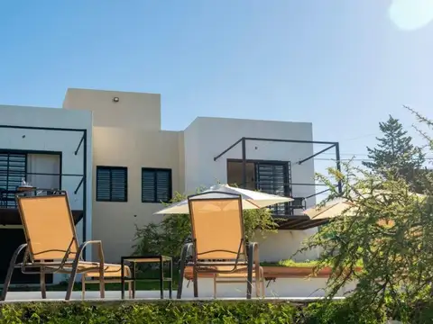 LOS GERANIOS  carlos paz 200