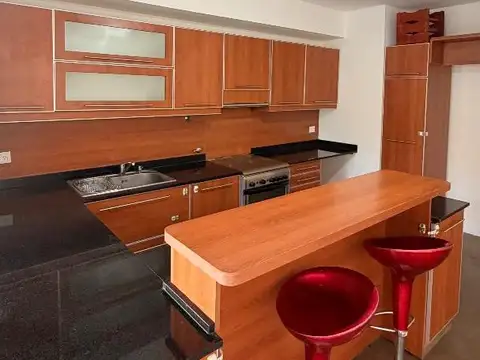 DUPLEX 3 AMB/CON PATIO Y QUINCHO/DEPENDECIA/COCHERA DOBLE