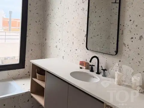 Casa 7 ambientes con 4 baños