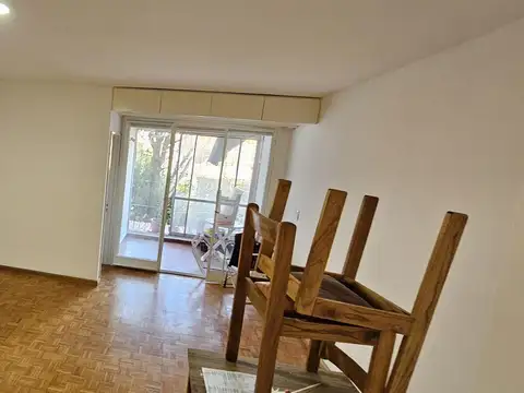 San Nicolas 200 piso 1ro - Monoambiente con balcón.-
