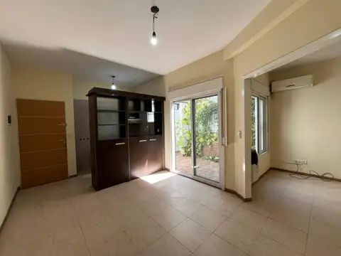 Depto Tipo Casa en Alquiler de 2 ambientes
