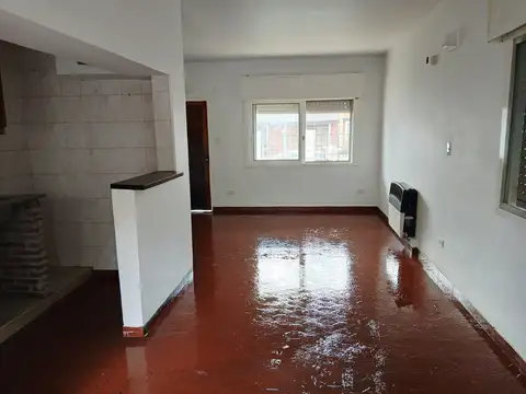 San Juan 700, Piso PB