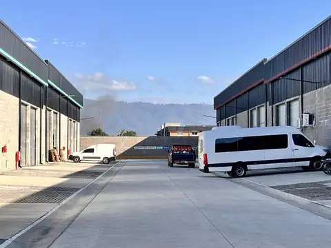 Galpón en Camino del peru, Complejo Multibox, Yerbaa buena