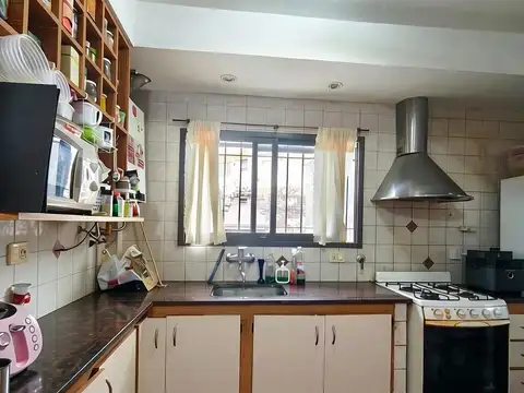 Casa 6 ambientes con 3 baños