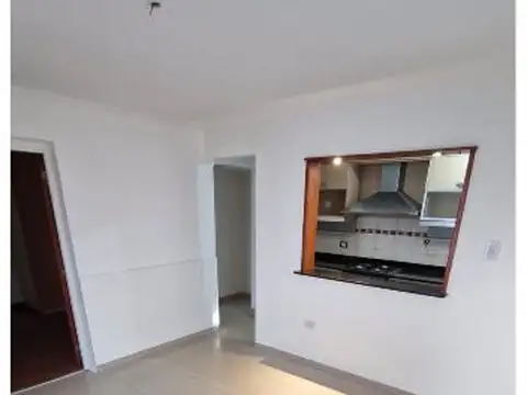 Depto Tipo Casa en Alquiler en San Isidro Vías / Rolon, $ 1.300.000