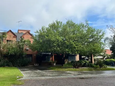 Casa en venta 8 amb barrio Náutico Escobar Apto crédito
