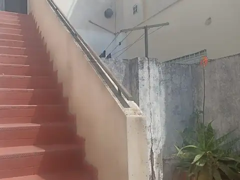 Depto Tipo Casa 4 ambientes con 1 baño