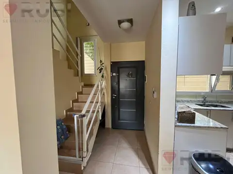Depto Tipo Casa 4 ambientes con 1 baño