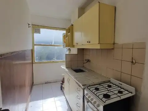 AMPLIO DEPARTAMENTO DE 2 AMBIENTES