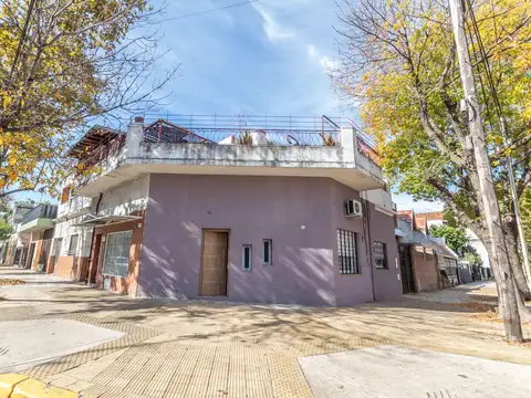 VENTA PH de 3 ambientes al frente con terraza Barrio Villa Real