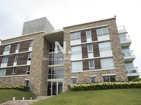 Departamento en venta en torre de categoría